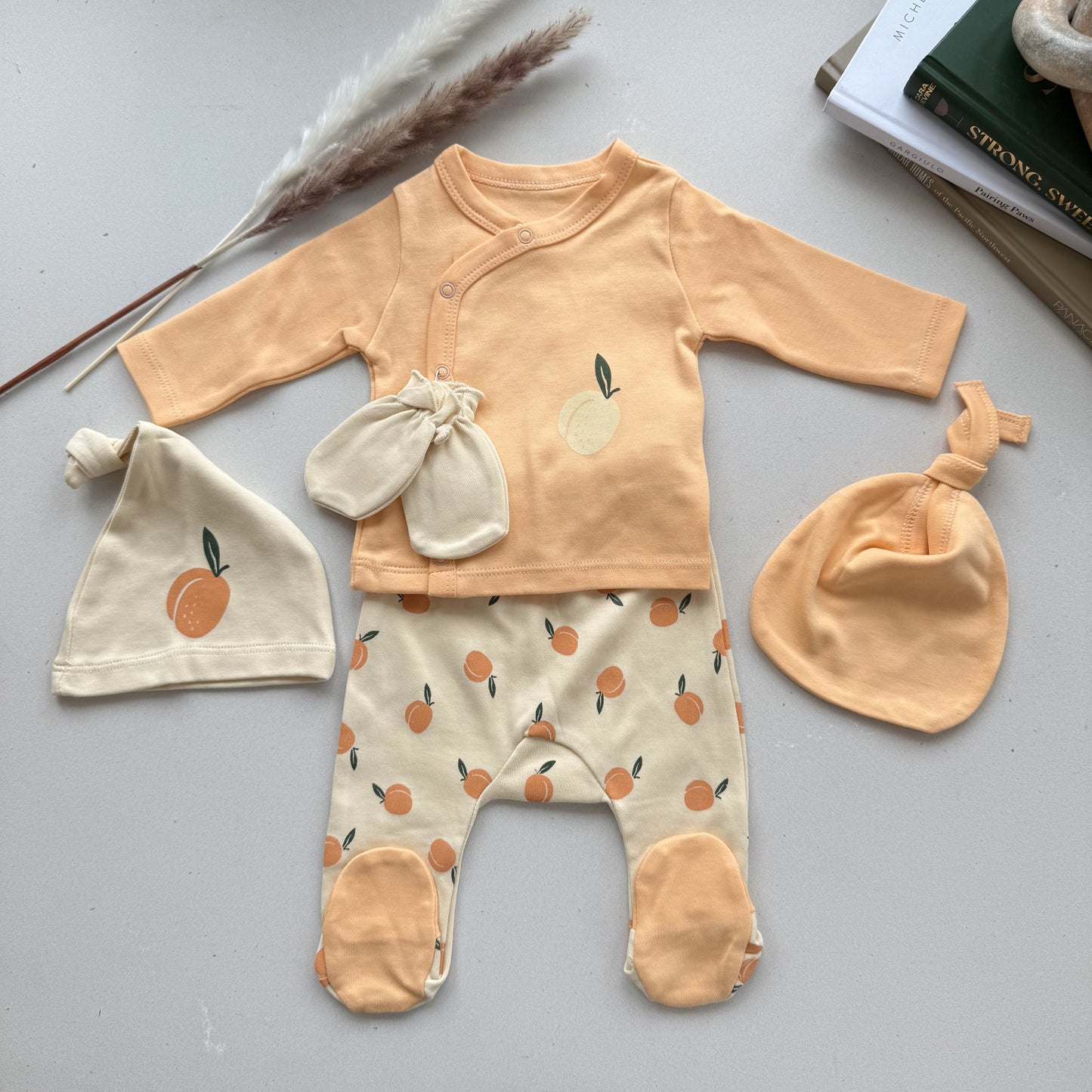 Apricot Pattern Orange 5-Piece Newborn Unisex Baby Hospital Coming Home Set